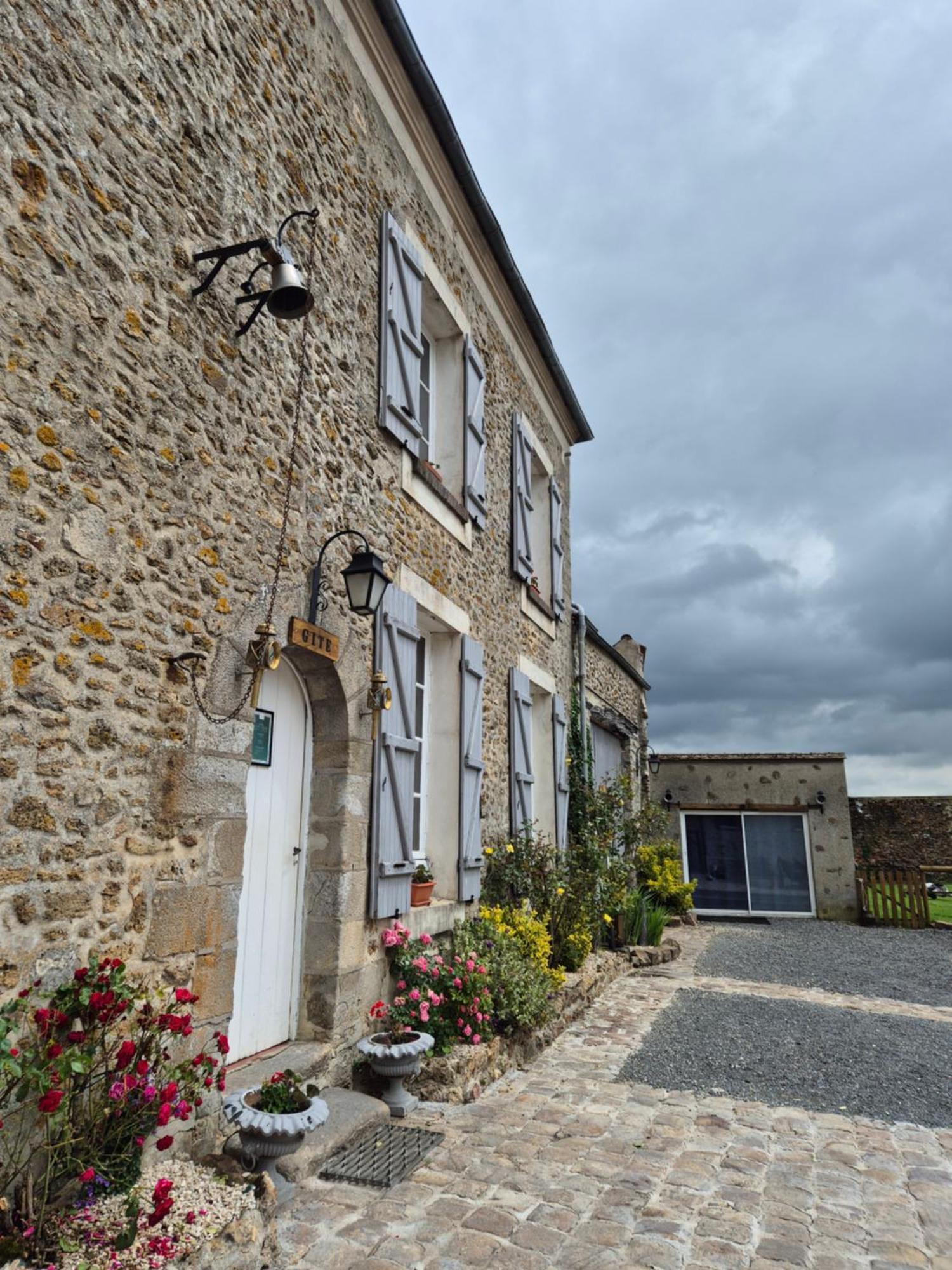 Domaine De La Ferme De Jean Grogne Hotel Fontenay-Tresigny Exterior photo