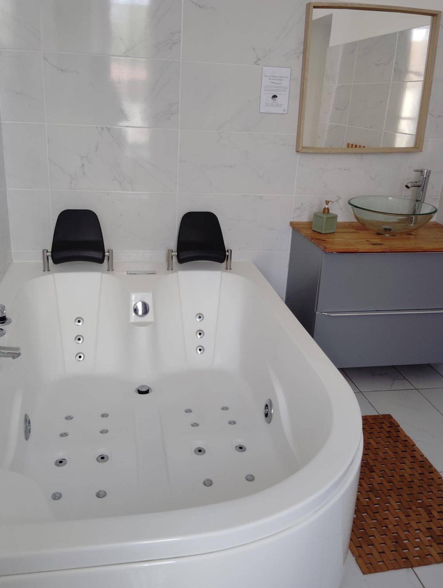 Domaine De La Ferme De Jean Grogne Hotel Fontenay-Tresigny Room photo